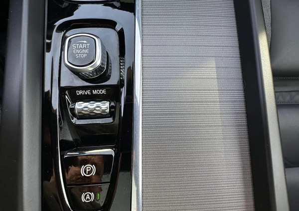 Volvo XC 60 cena 154900 przebieg: 114000, rok produkcji 2020 z Lipiany małe 781